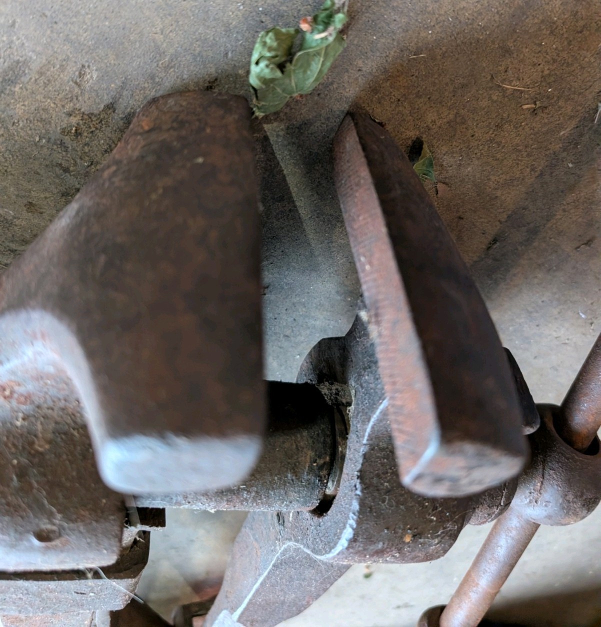 Antique Blacksmith Vice. Nice Condition. 4.5 In Wide Jaws