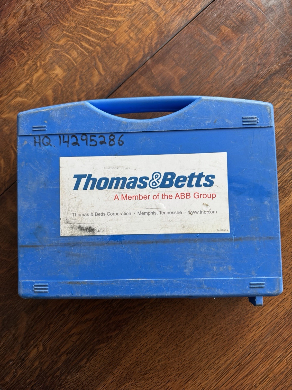 Thomas And Betts Bat22-6NV2 Battery Operated Crimper