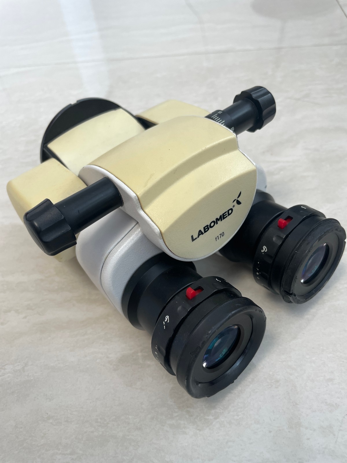LABOMED f170 Operating microscope Dual tube observer With eyepieces