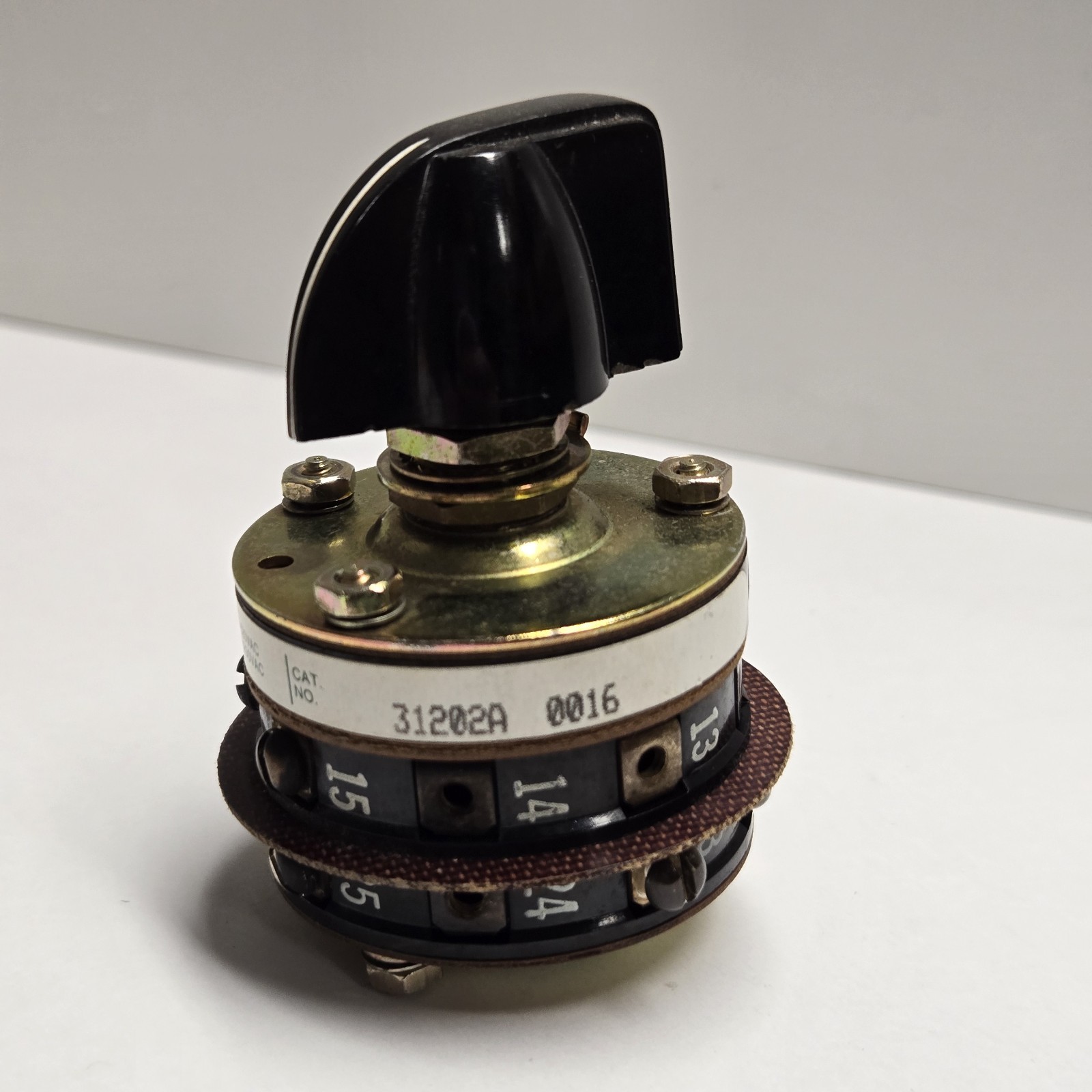 ELECTROSWITCH SERIES 31 31202A 0016 | MANUAL MODE SELECT SWITCH ( Missing Scre