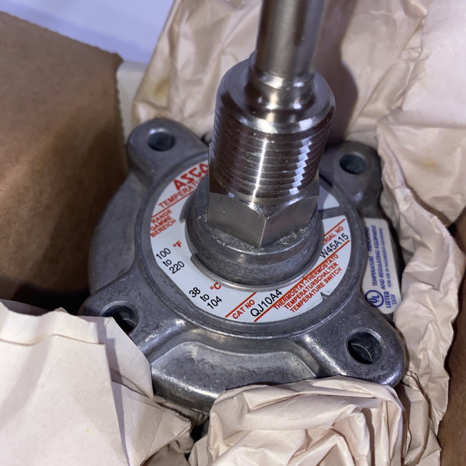 NEW IN BOX Asco Temperature Switch QJ10A4