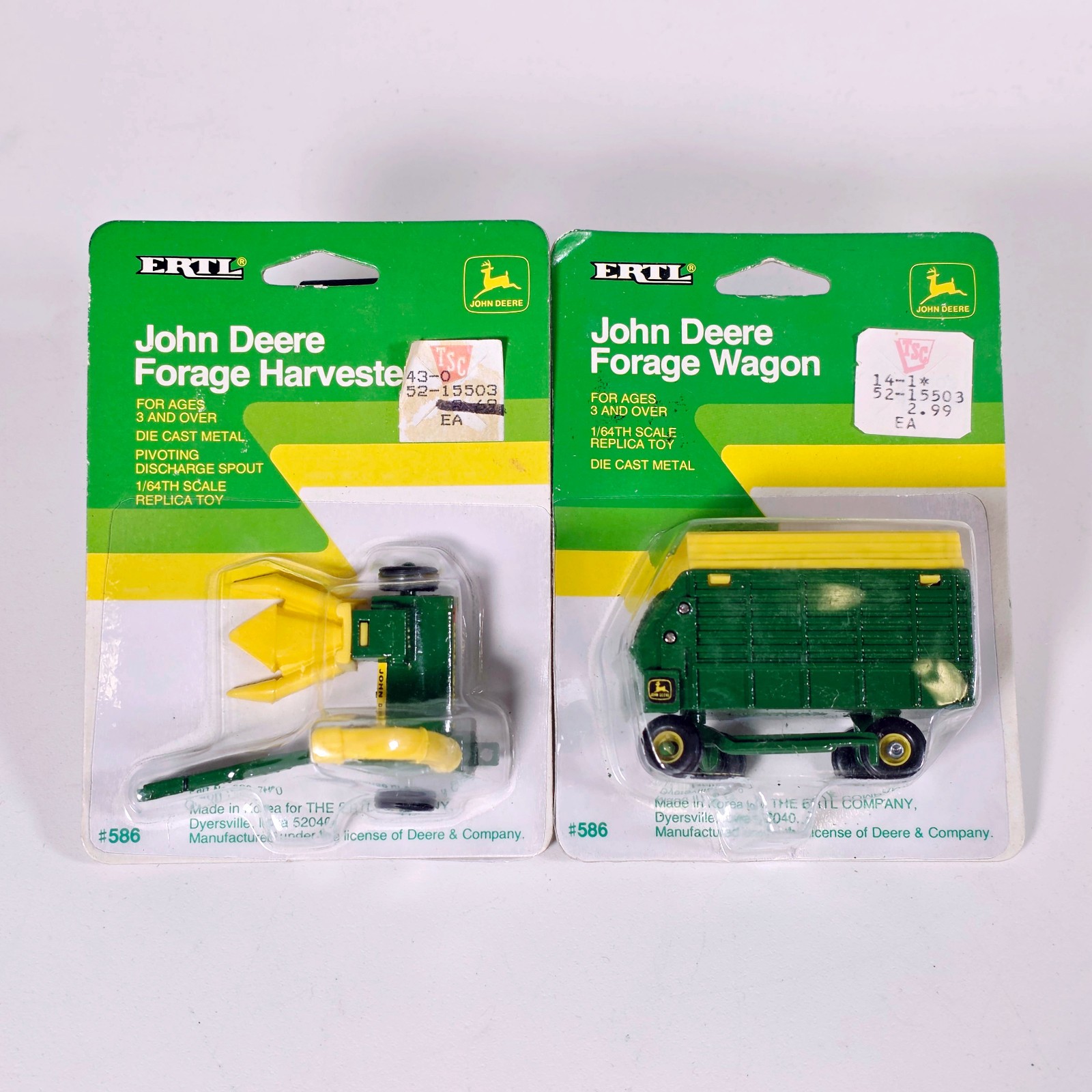 Ertl • (Lot of 2 pieces) John Deere Forage Harvester & Forage Wagon # 586 • NOS