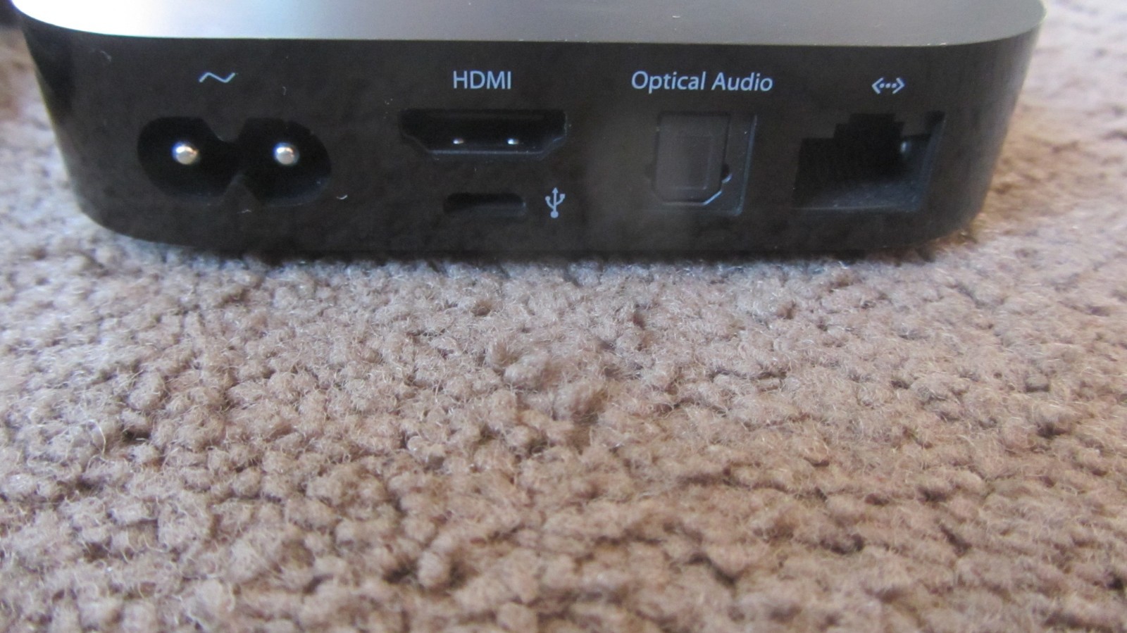 Apple TV Model A1427 with cords