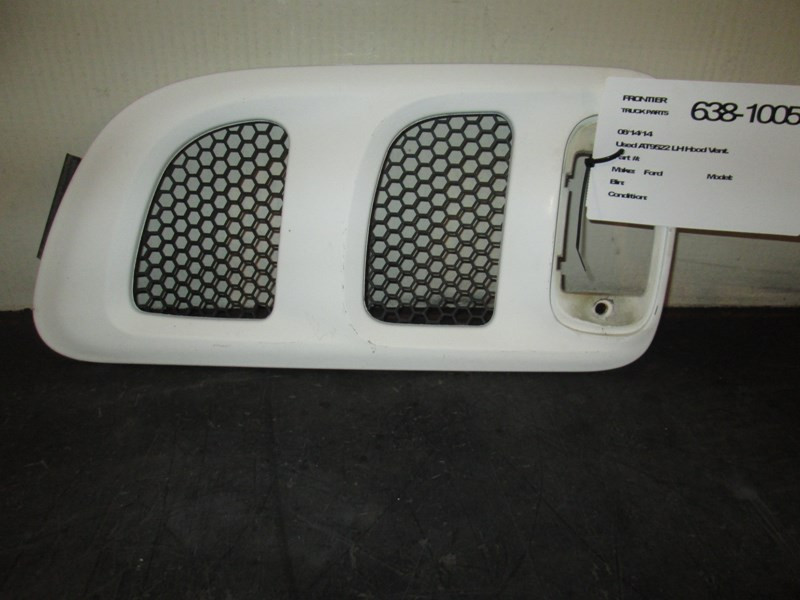 1999 Ford AT9522 Hood Side Vent (761-10054)
