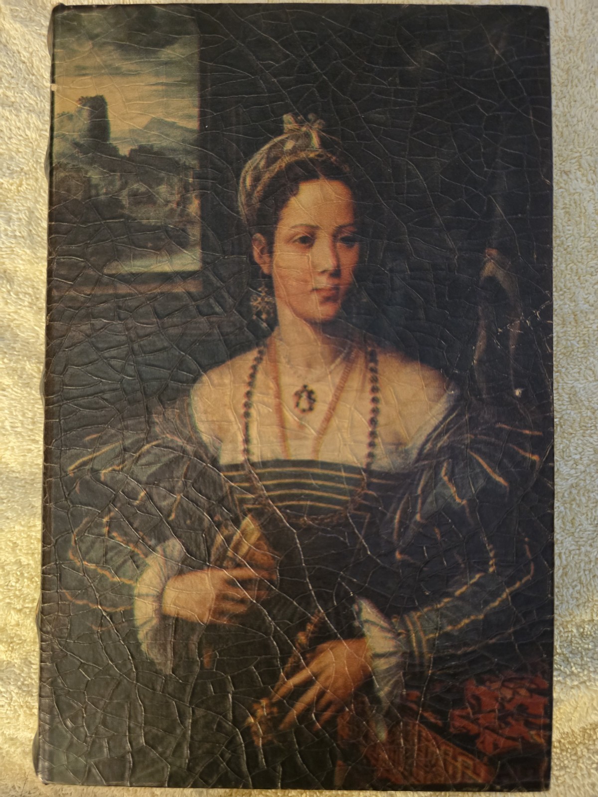 Duchess of Ferrara FAUX BOOK Hidden Storage Jewelry Safe Decor 2x7x10.5 Lined