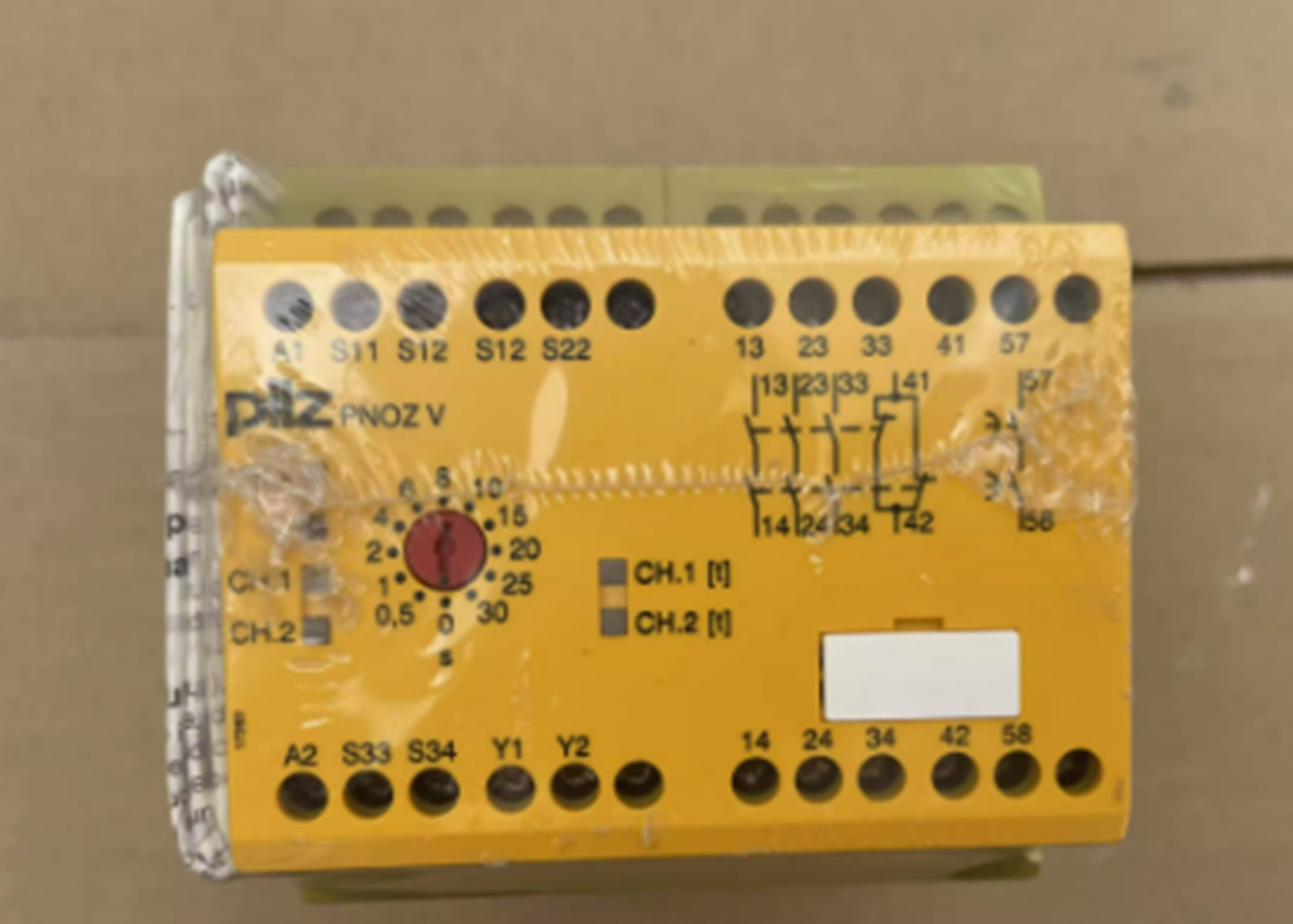 NEW PILZ PNOZ V 30S 774790 Safety Relay