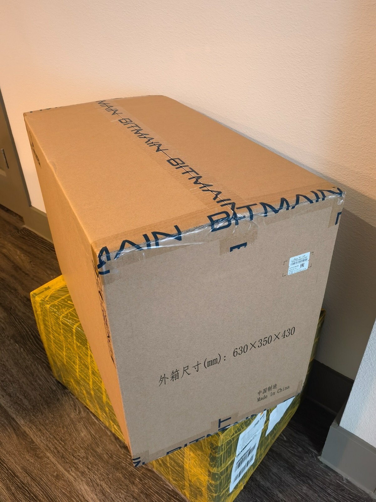 US Stock Antminer S21+ BTC Miner 225T 3712W ASIC Miner Algorithm SHA-256 Miner