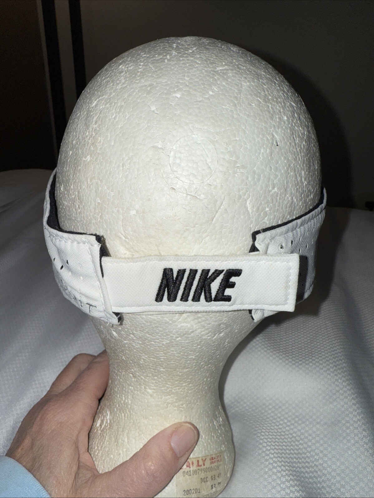 Nike White Visor w Black Swoosh and vented strap Hook Loop EUC