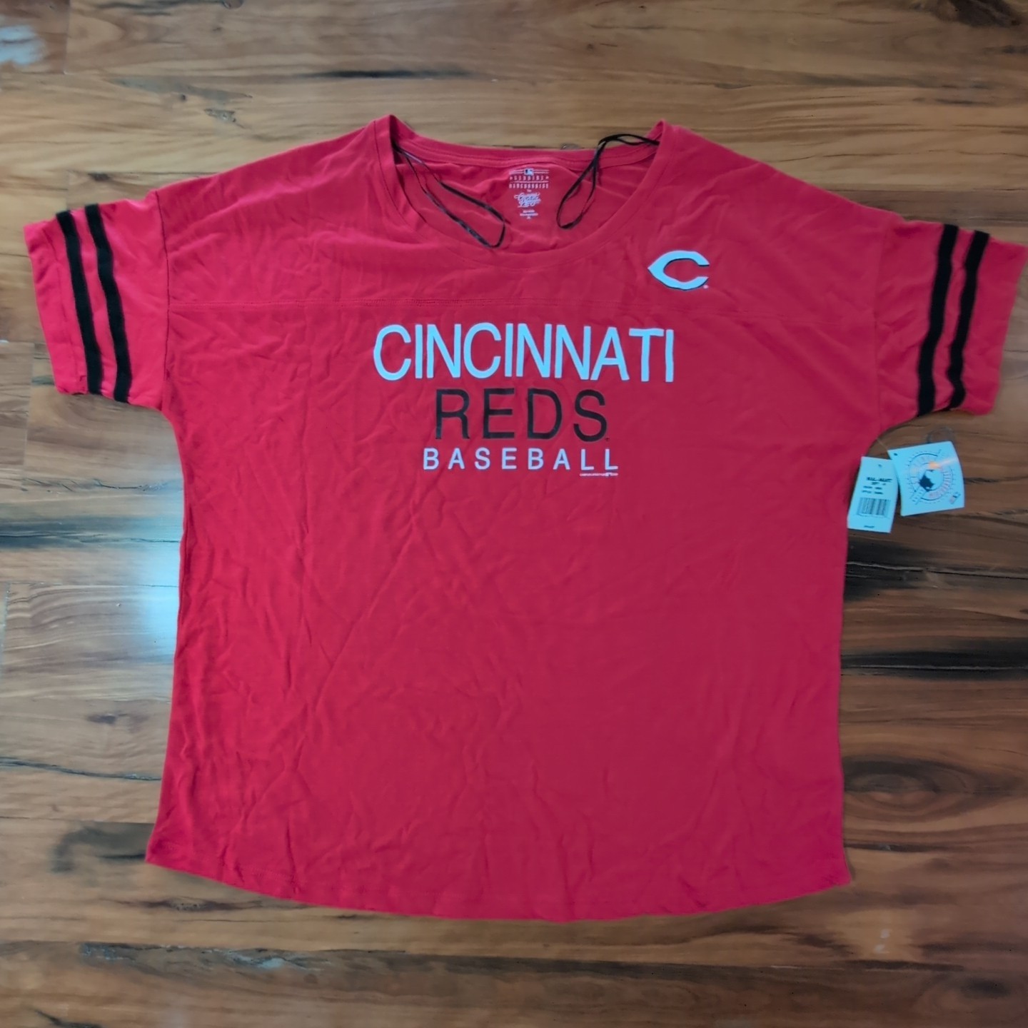Cincinnati Reds MLB Women's Campus Lifestyle Red T-Shirt XL - New with Tags