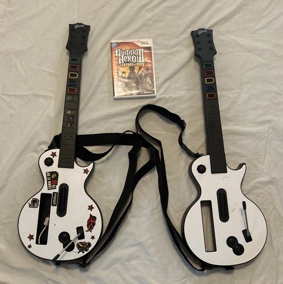 2 Wii Guitar Hero Gibson Les Paul White Wireless Controllers w/GH III Game