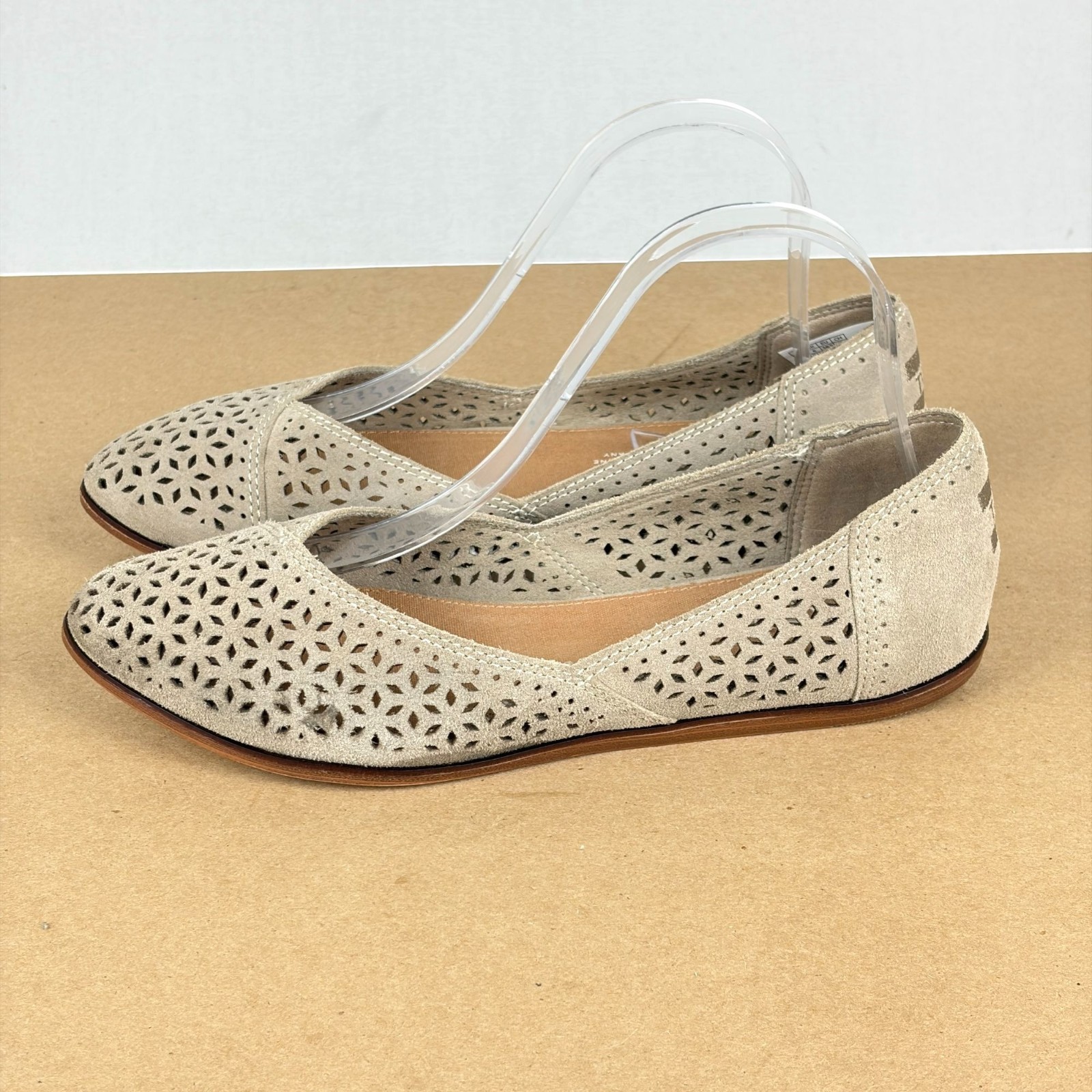 Toms Jutti Suede Laser Cut Flats Womens 8 Tan Taupe Slip On Casual Comfort