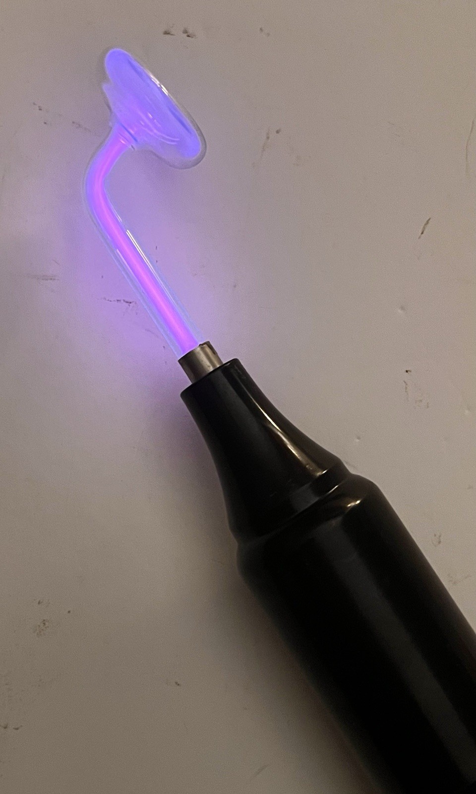 Vintage Violet Ray Machine W/ 2 Wand Attachments & Case Working Light Therapy