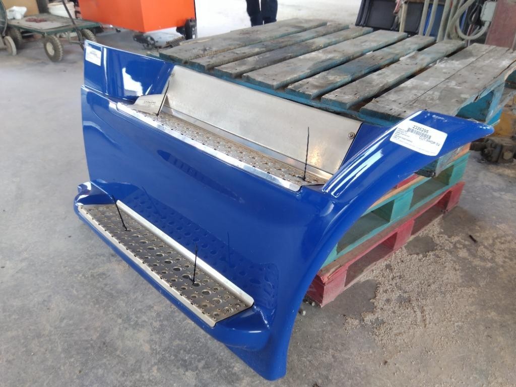 For 2017 FREIGHTLINER CASCADIA 113 SIDE FAIRING Right , MN