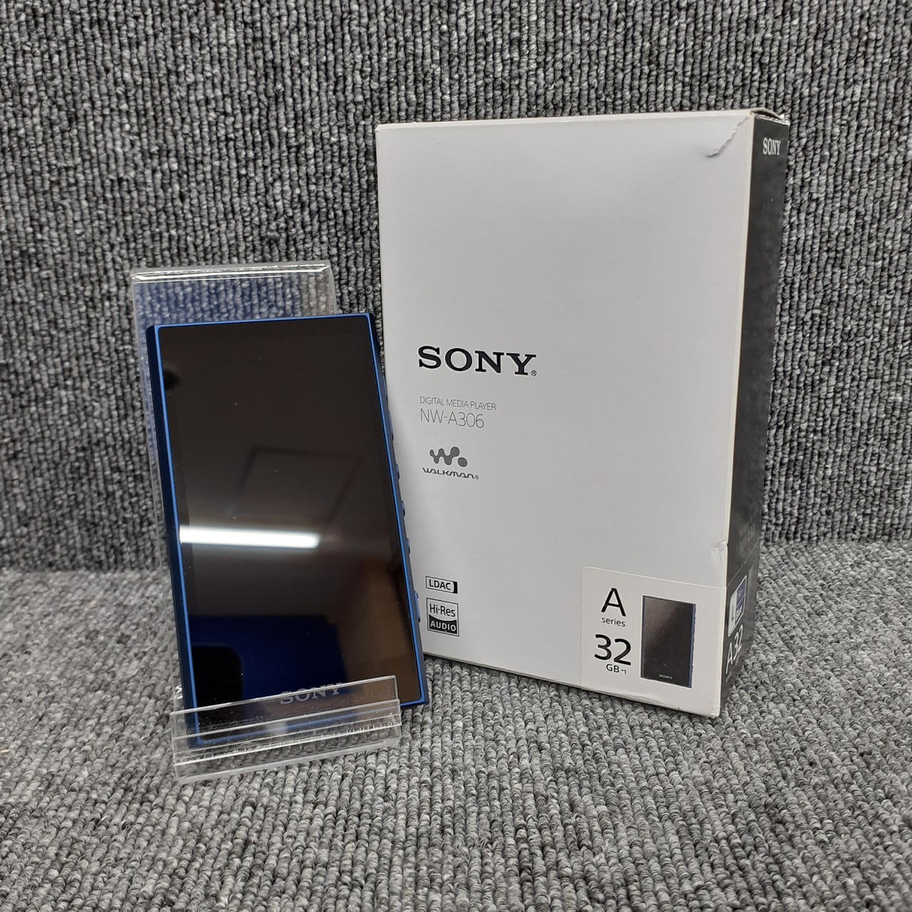 Sony Walkman NW-A306 Digital Audio Player Model YY1301B1 - Used, Working