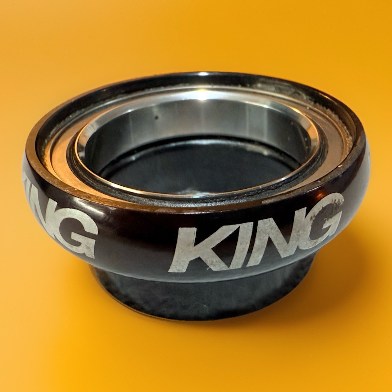 Chris King NoThread HeadSet Top Cup And Stainless Sealed Bearings 1 1/8” Black