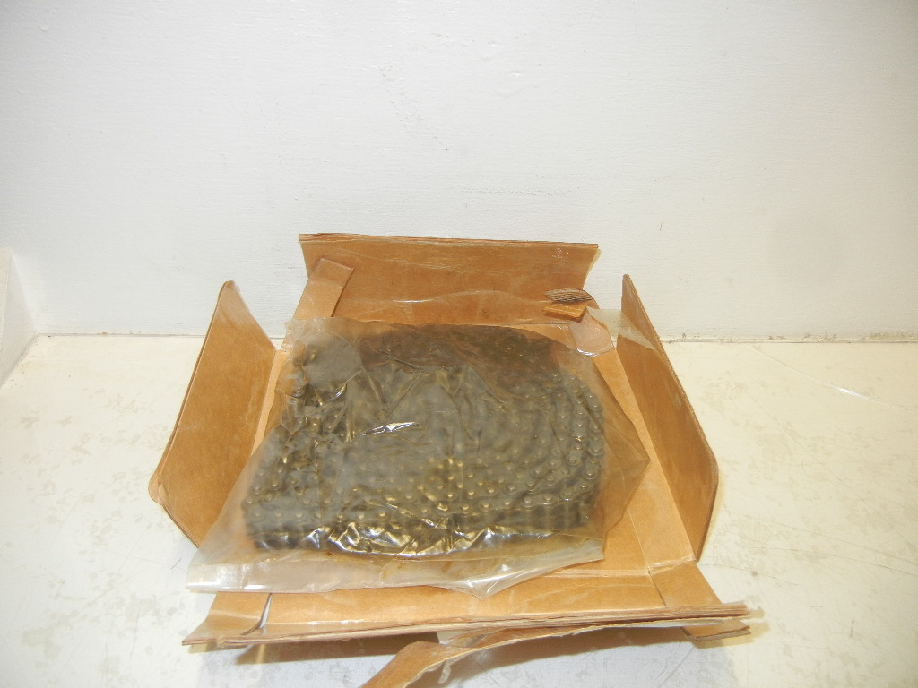 EBC 35-2R NEW 10' RIV. ROLLER CHAIN WITH C/L 352R