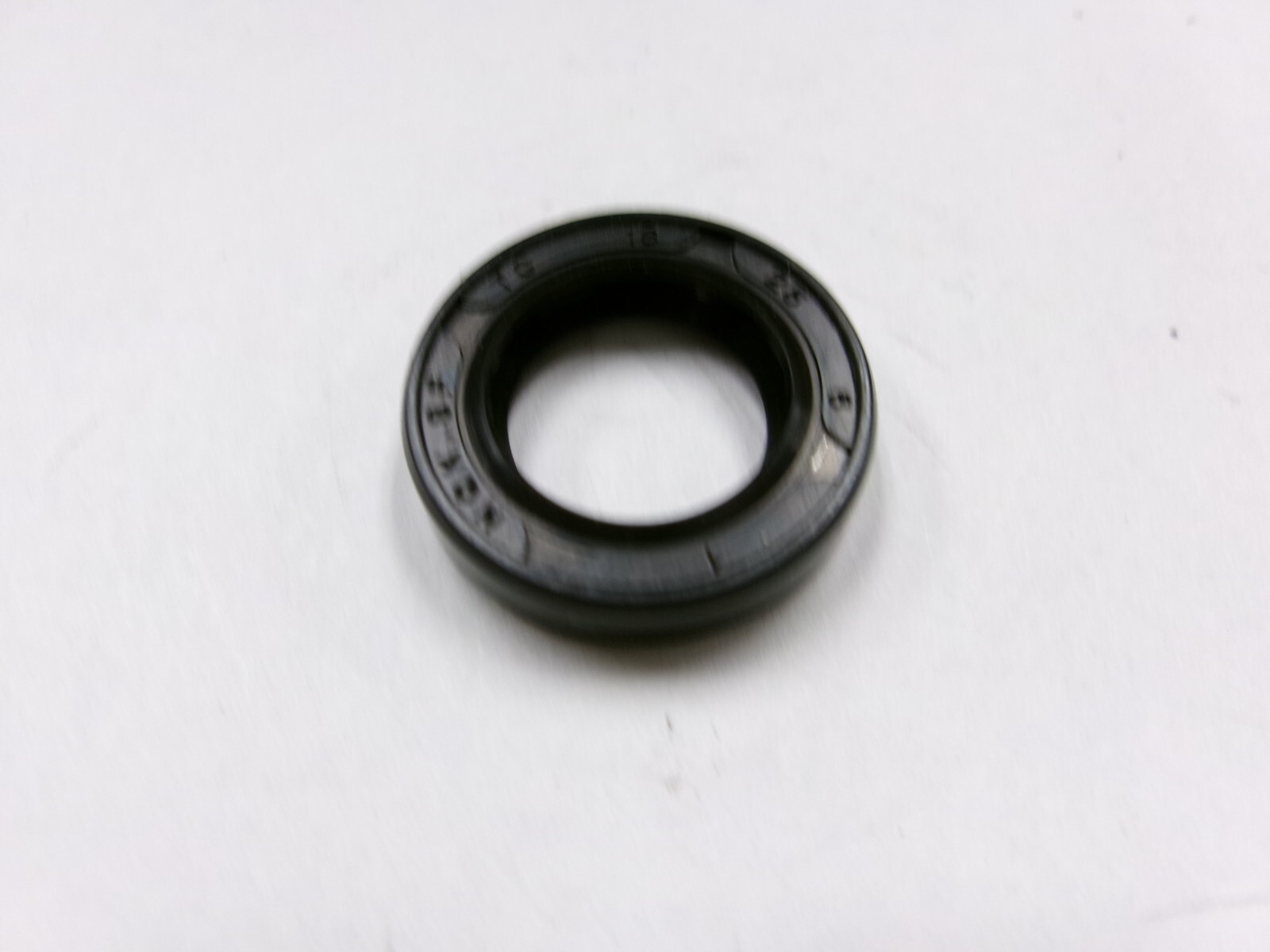 NEW TC 16X25X6 DOUBLE LIPS METRIC OIL / DUST SEAL 16mm X 25mm X 6mm