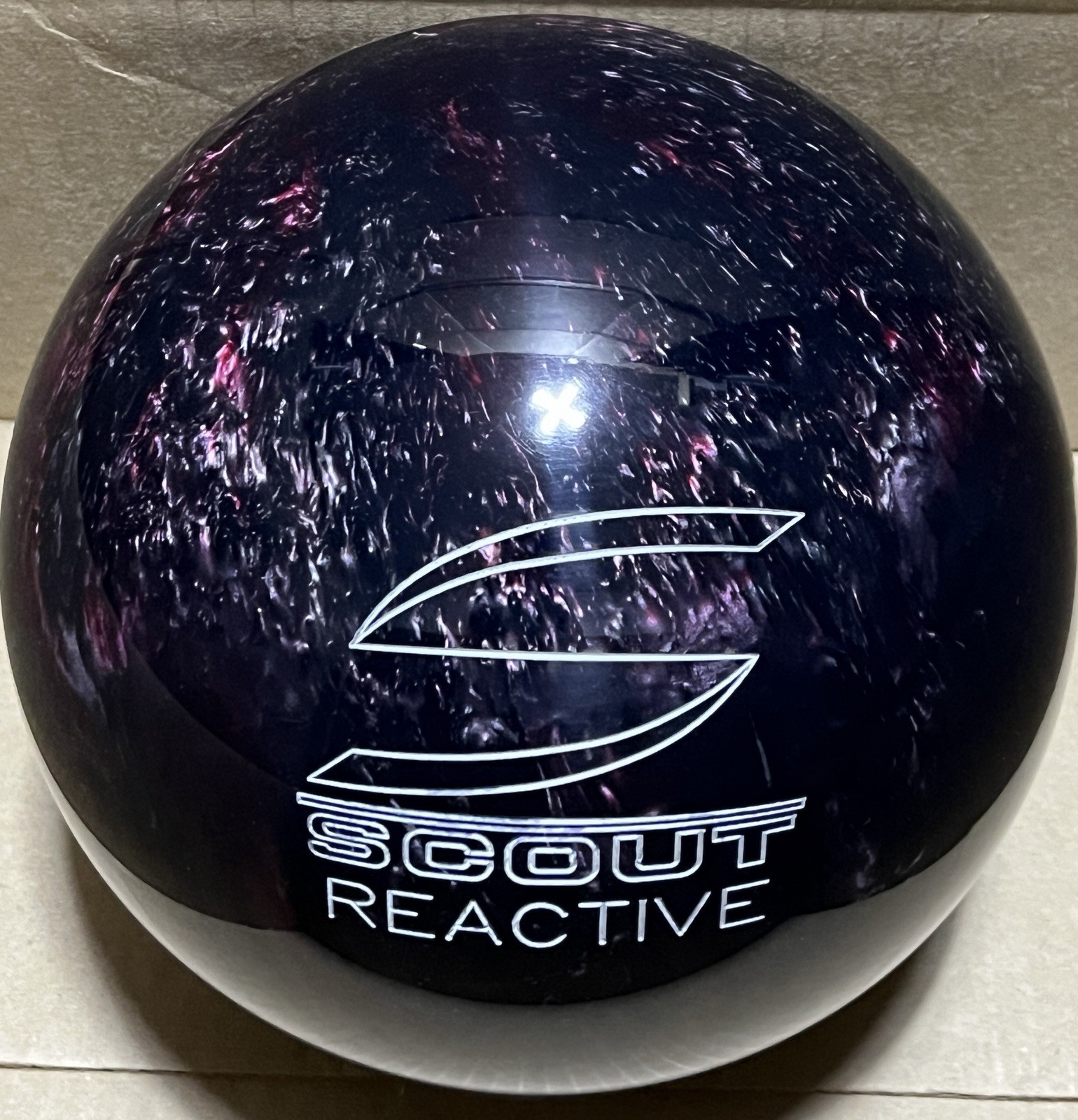 Columbia 300 Scout Reactive 11 lb Bowling Ball 2nd New in Box Made in 2003