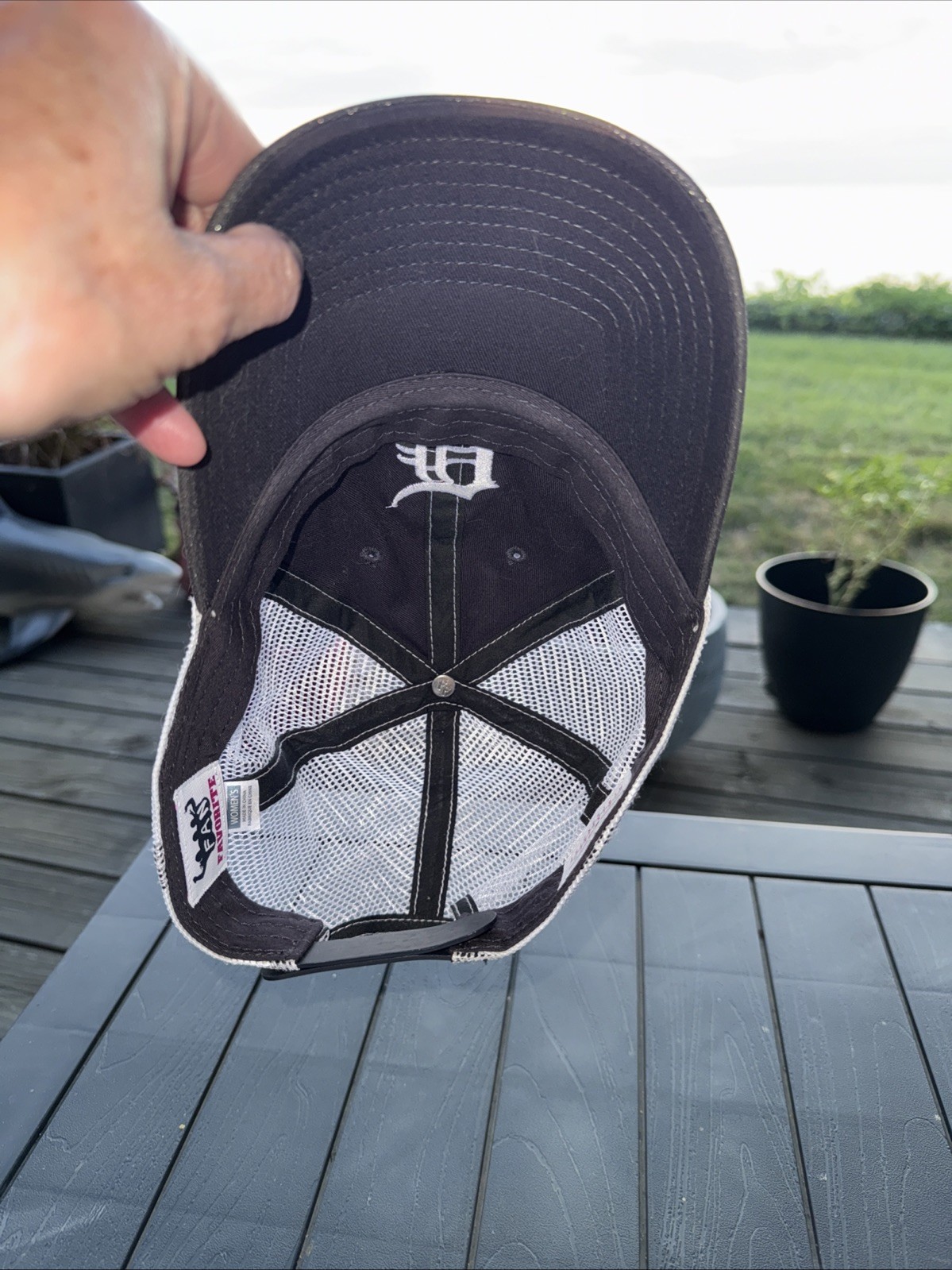 Detroit White Script D on Dark Gray Sparkle Hat Cap Women’s White Mesh SnapBack
