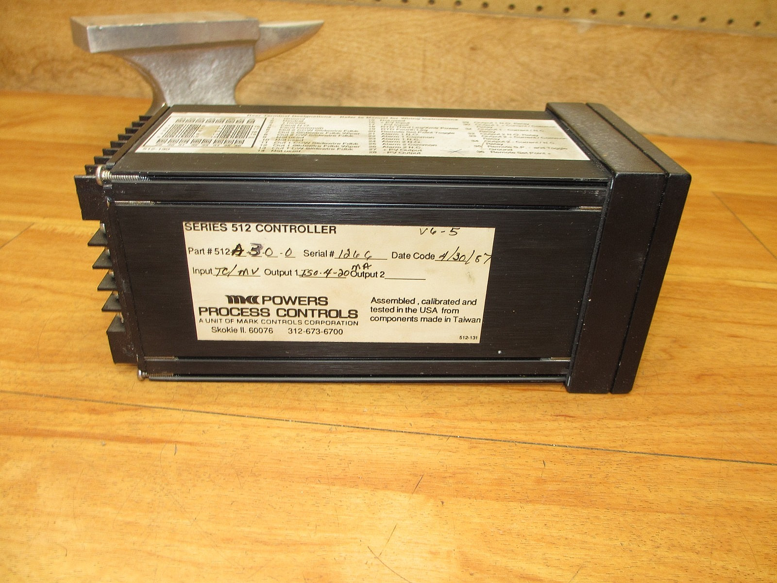Powers Process Controls 512-A-3-0-0 *USED POWERS UP* Temperature Controller