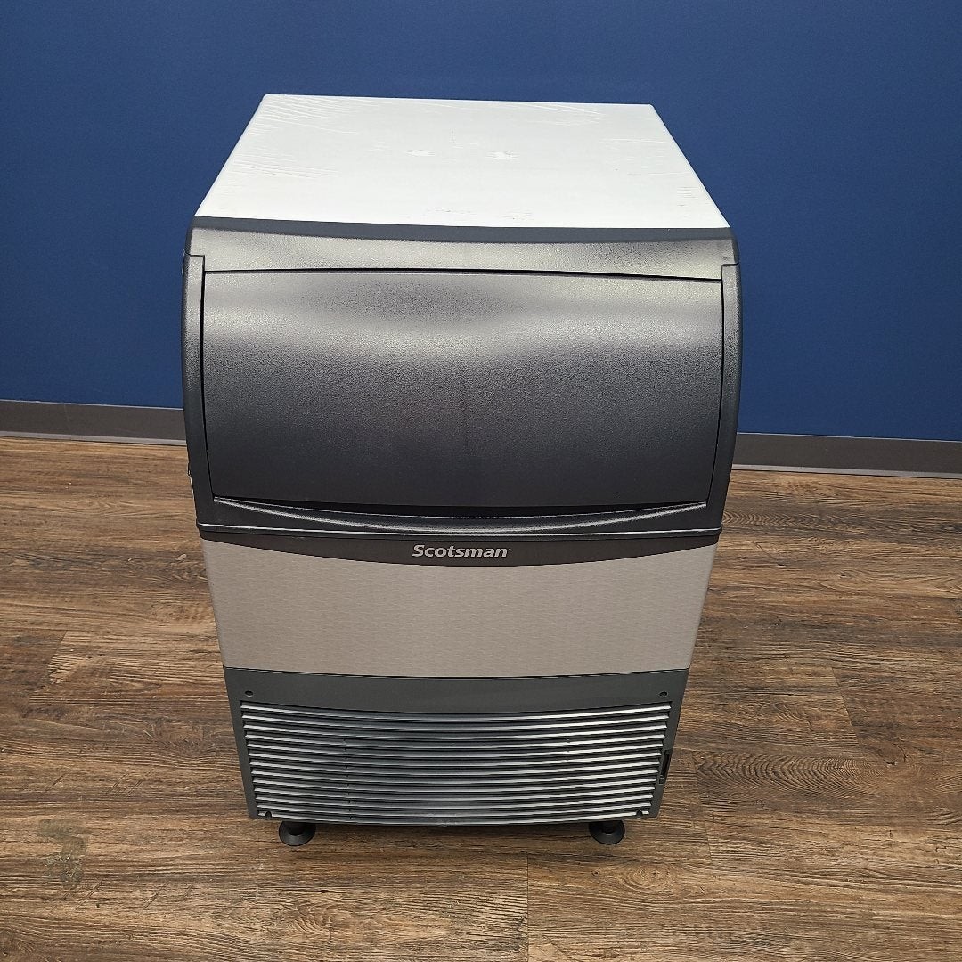 Scotsman UN324W-1 Undercounter Nugget Ice Machine w/ Bin (Scratch & Dent 4392)