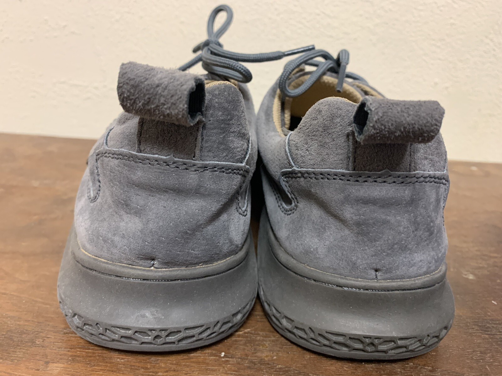 1987 Women’s Grey Genuine Suede Sneaker Size US 8.5