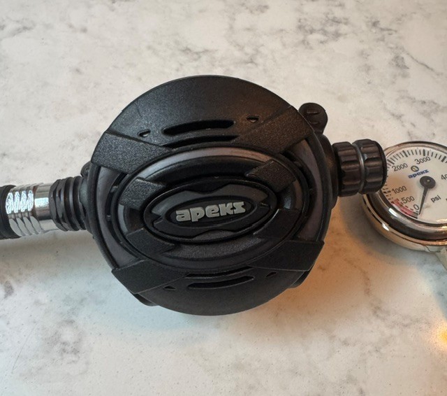Apeks Tungsten XTX200 dual regulators for sidemount diving