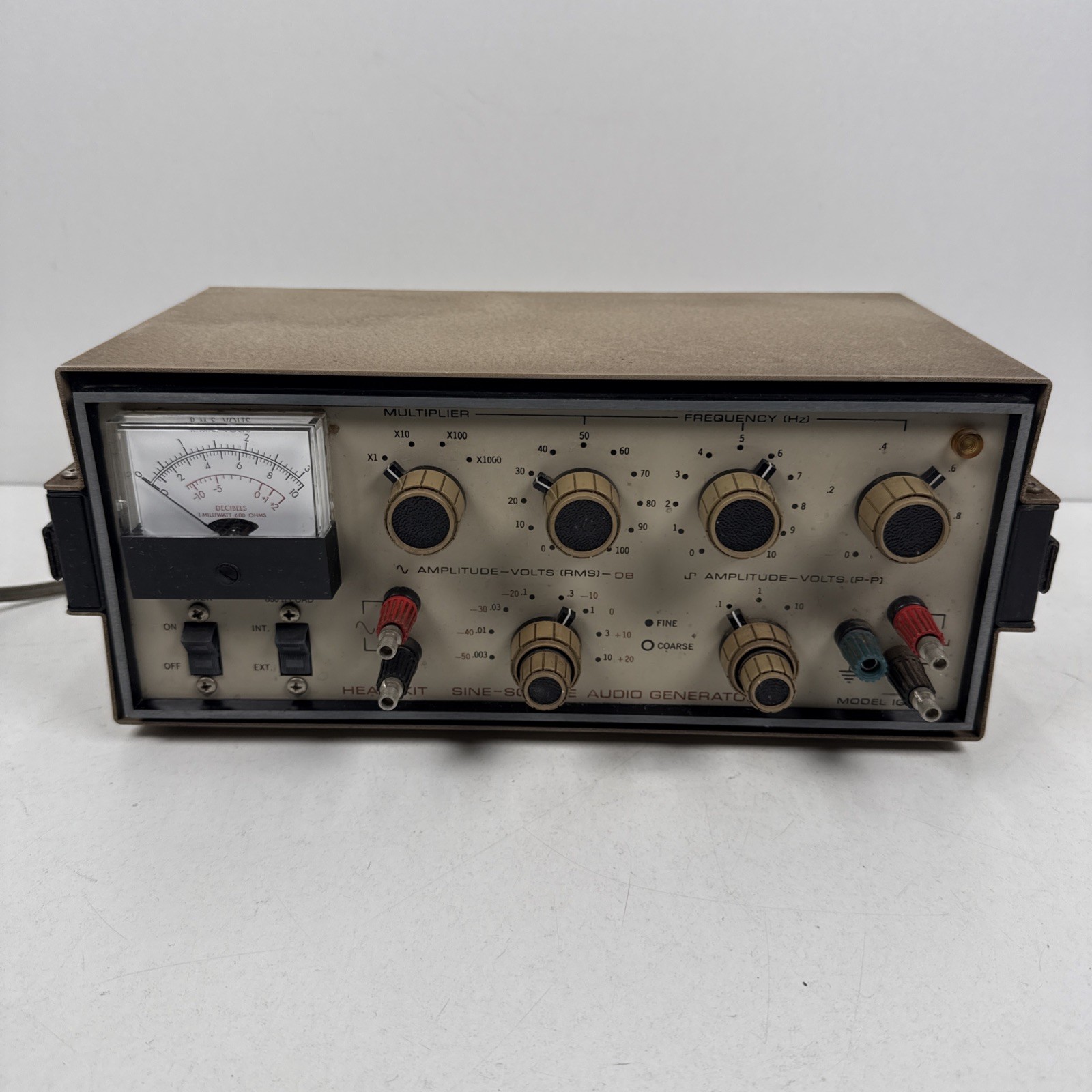 Vtg Heathkit Sine Square Audio Generator Model IG-18 Powers On Untested / Video