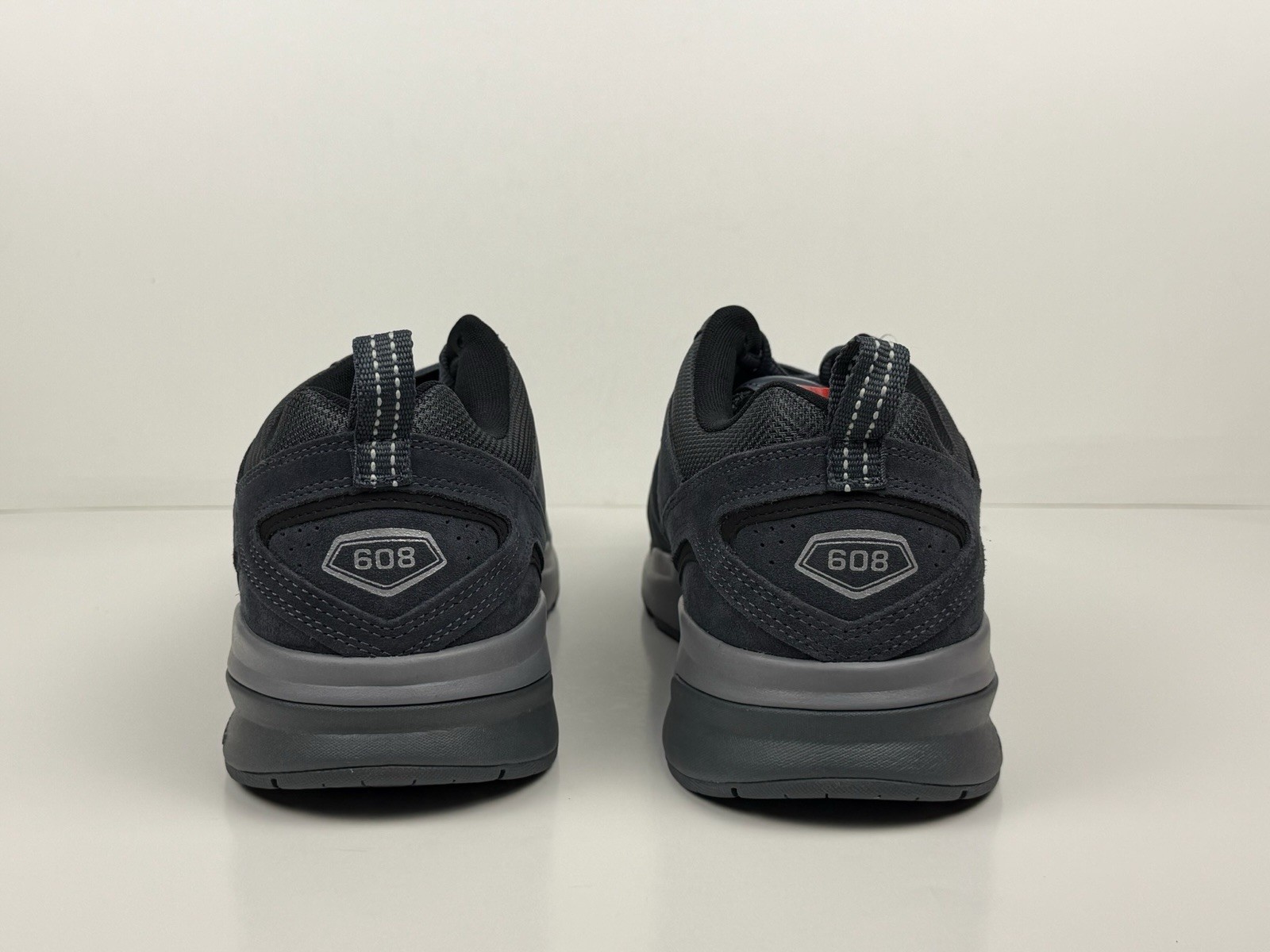 New Balance 608v5 Training Shoes Men’s Size 11 4E Wide Black/Grey MX608DG5