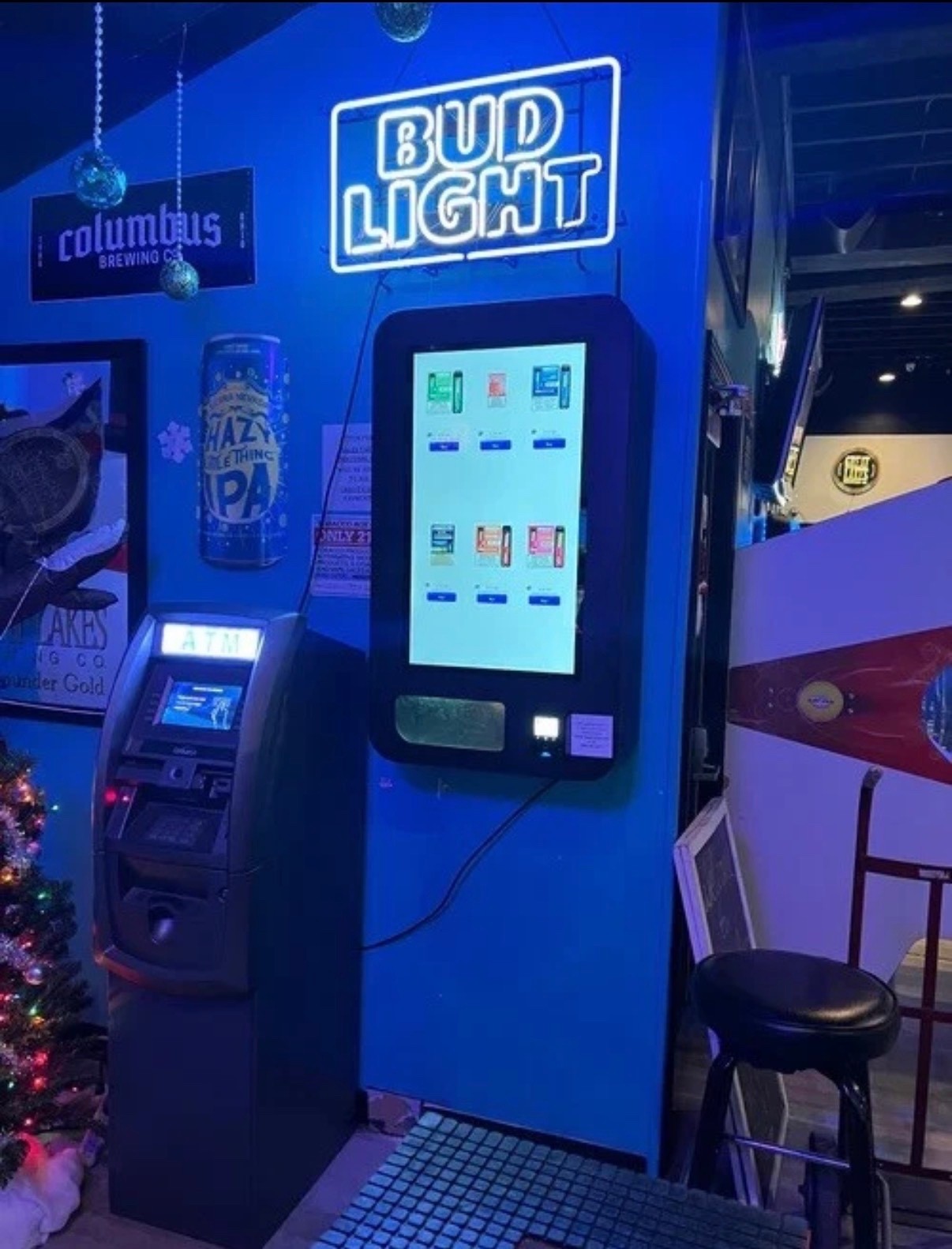32" Smart Vending Machines - 32" Touchscreen, ID scanner, Bill, Card Reader