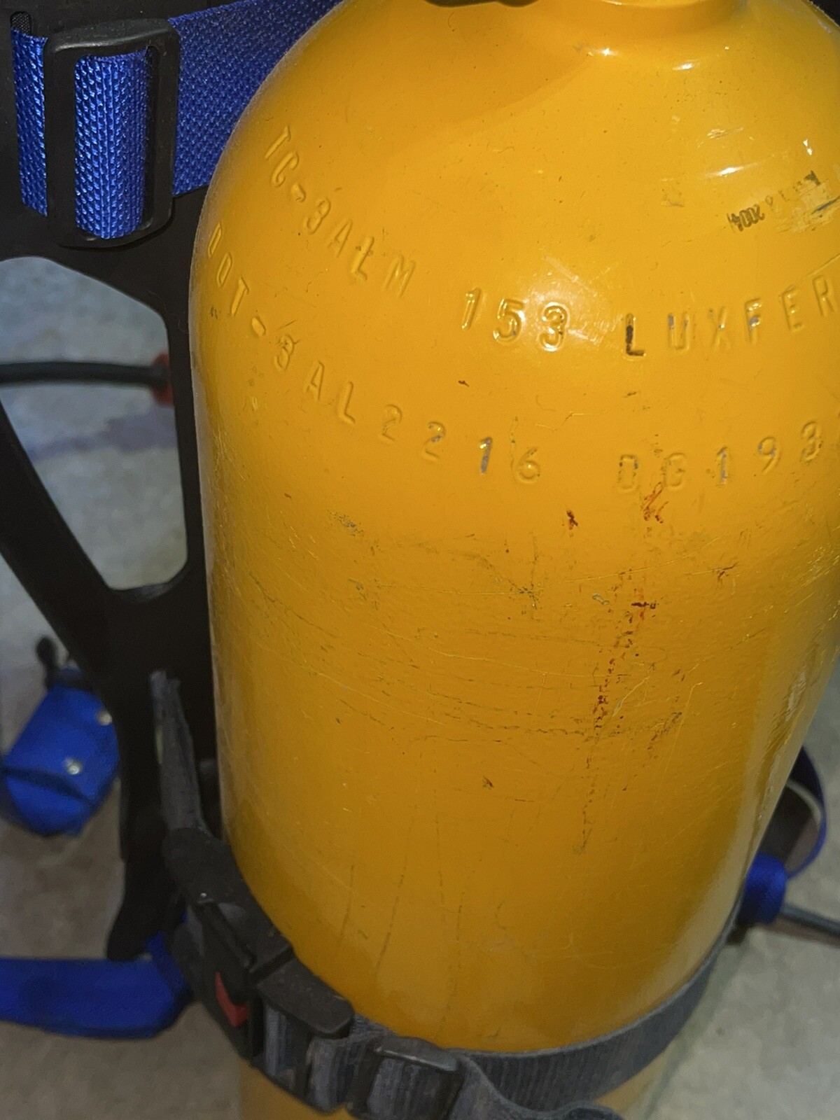 Scott SCBA tank with carrier