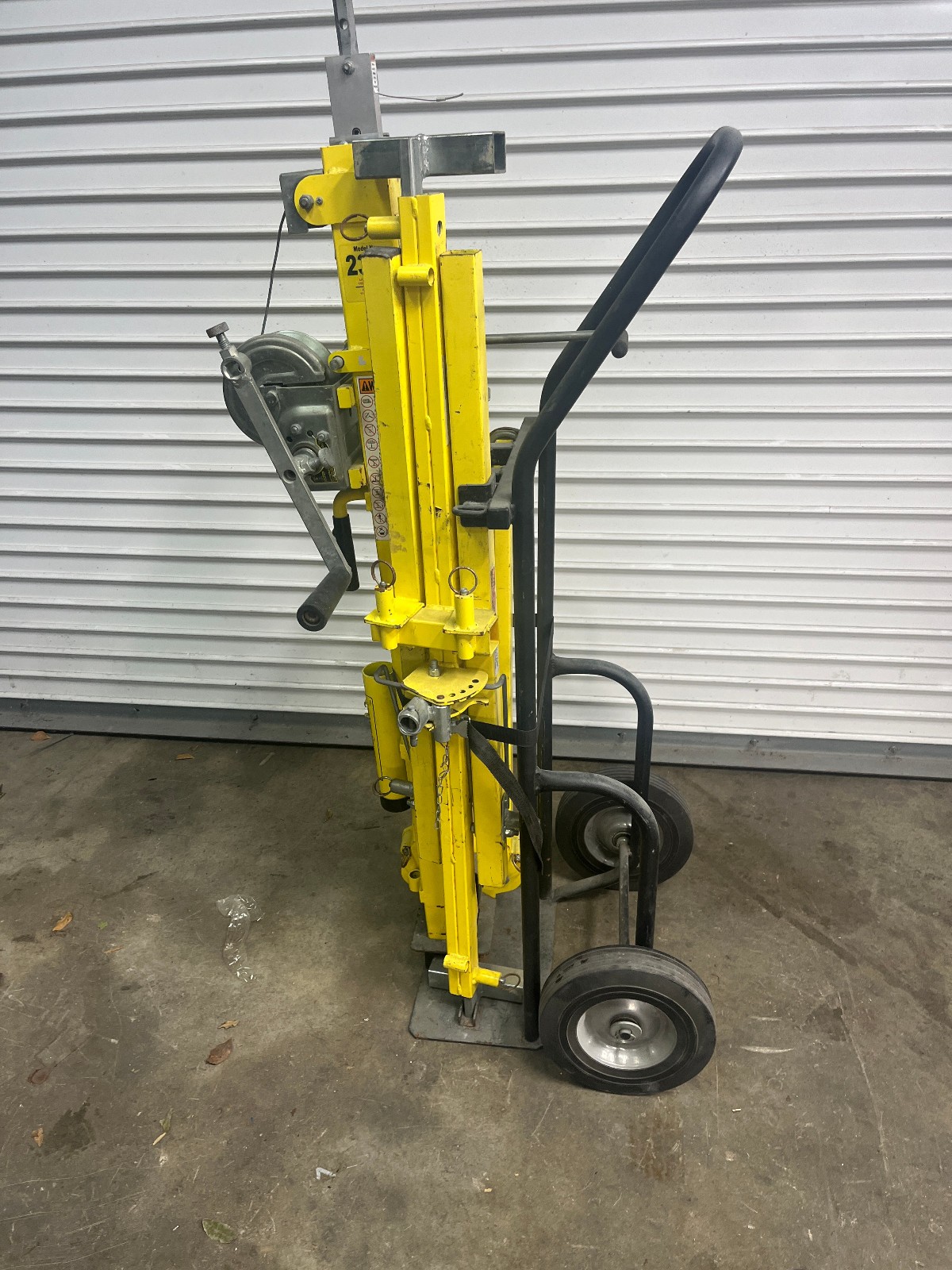 Sumner 2311 11-Feet Portable Sheetrock Drywall Lift Jack Material Hoist + Cart