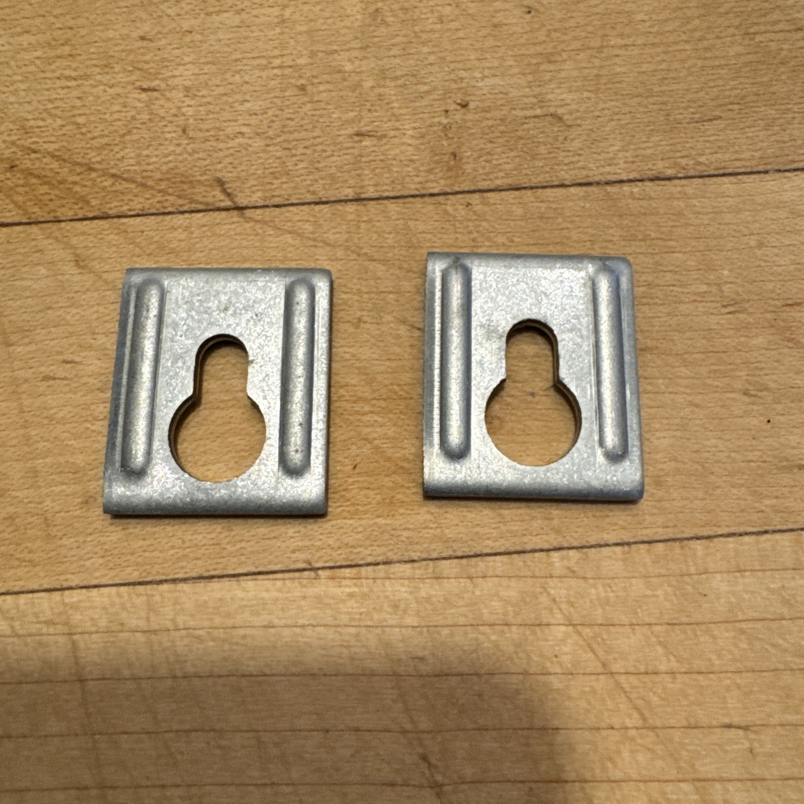 NEW GENUINE IKEA KEYHOLE STEEL MOUNTING BRACKET PLATE PAX BESTA KALLAX #103693