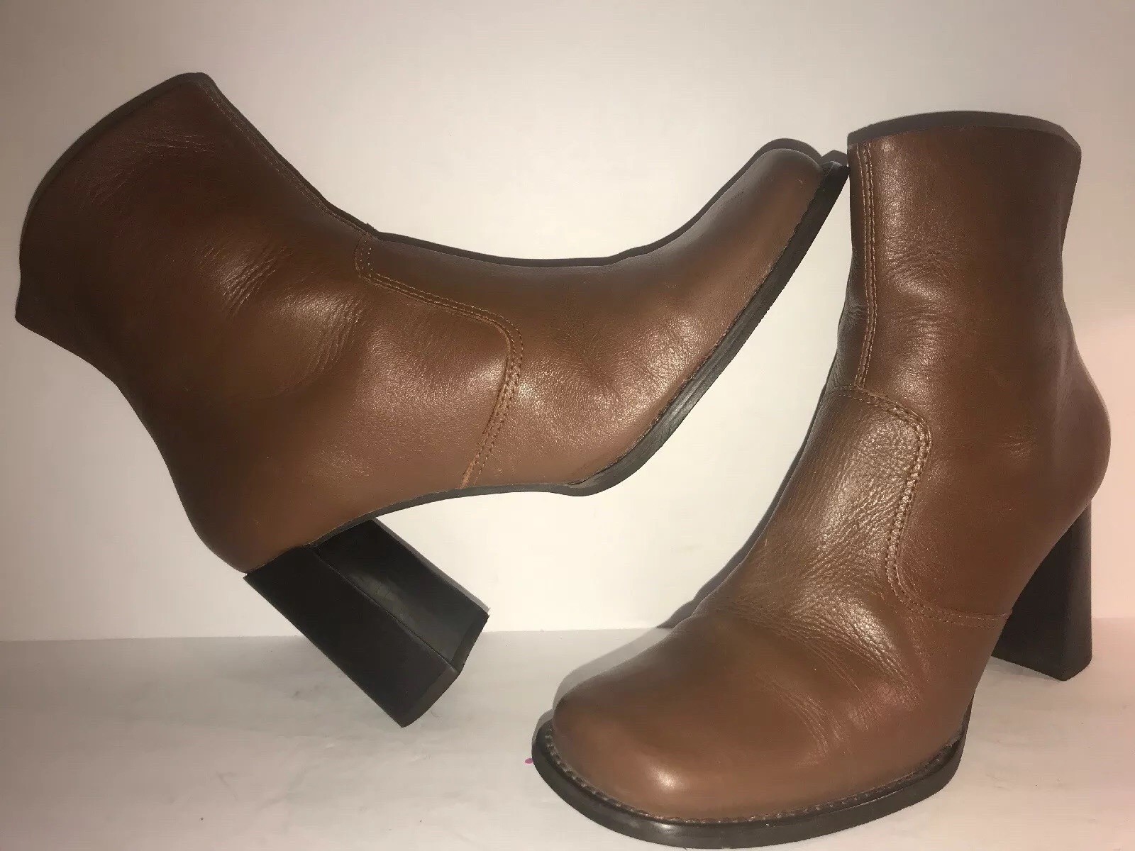COLIN STUART SZ 8 BROWN LEATHER ZIP  ANKLE BOOTS EXCELLENT!! OB3