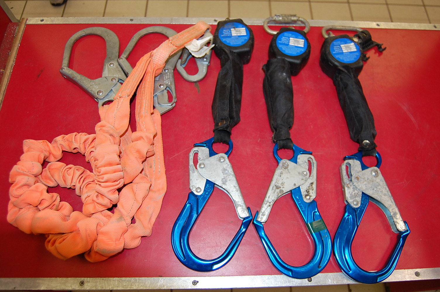 Safety WEBDEVICES PREDATOR Micro MPRED-9 (3) & TITAN Shock Absorbing Lanyard (1)