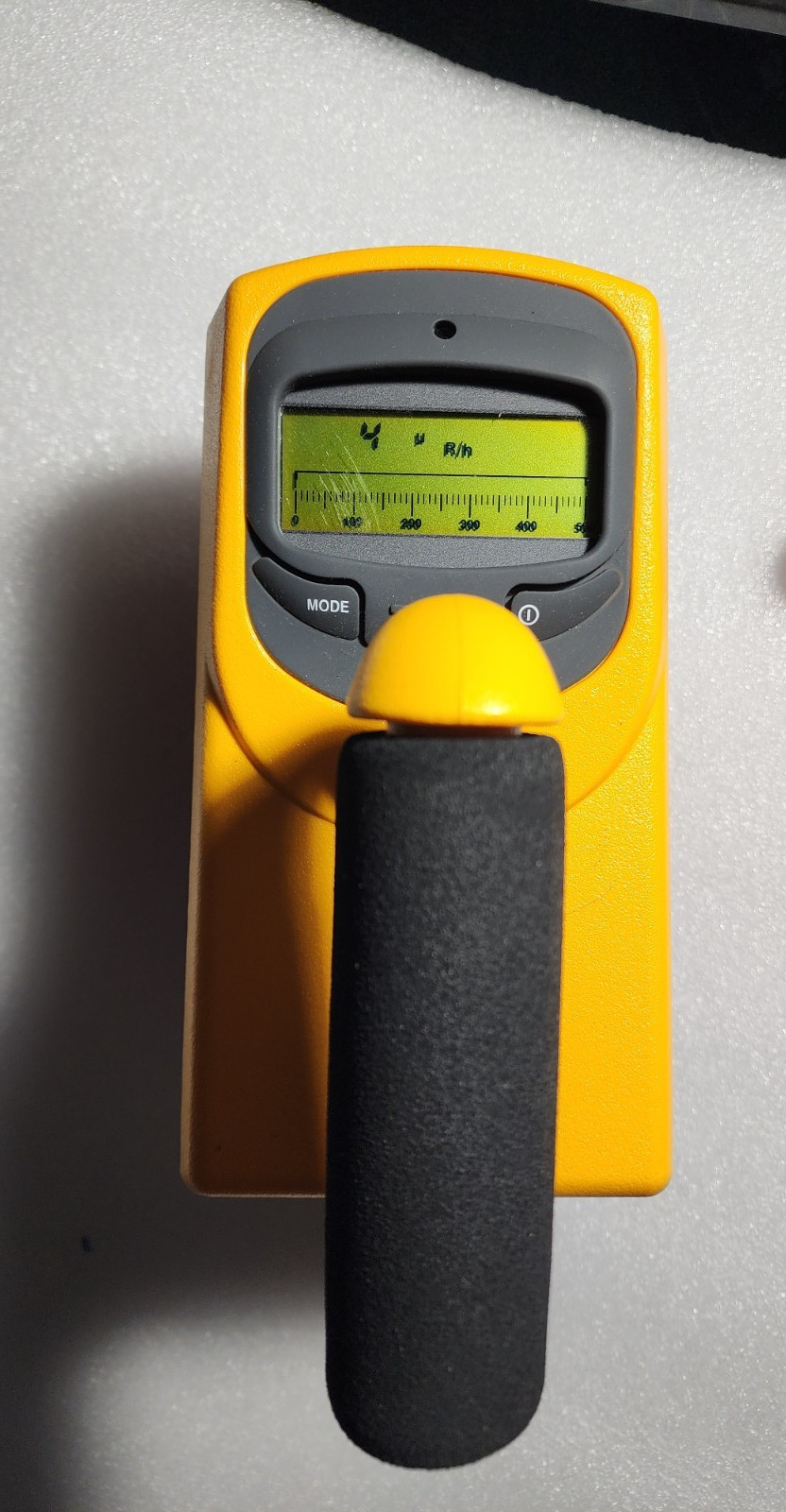 Fluke Biomedical 451P-RYR Pressurized µR Ion Chamber Survey Meter (sold as is)