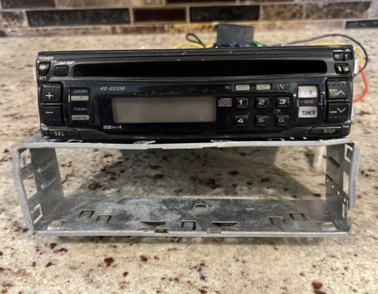 VTG JVC KD-GS550 CAR STEREO DETACHABLE FACEPLATE OEM WITH INSERT 22Wx4 Works
