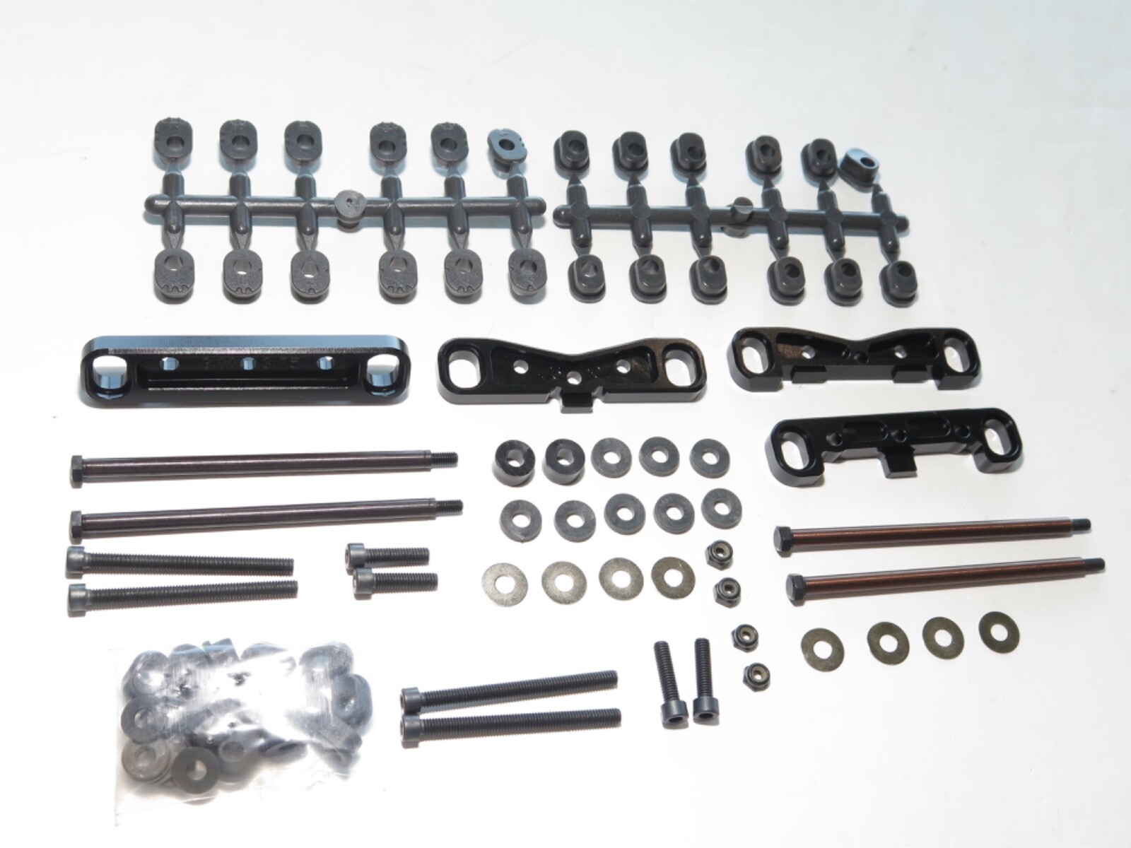 HB204855 HB RACING E8 WORLD SPEC BUGGY UPDATED HINGE PIN SUSPENSION MOUNT BLOCKS
