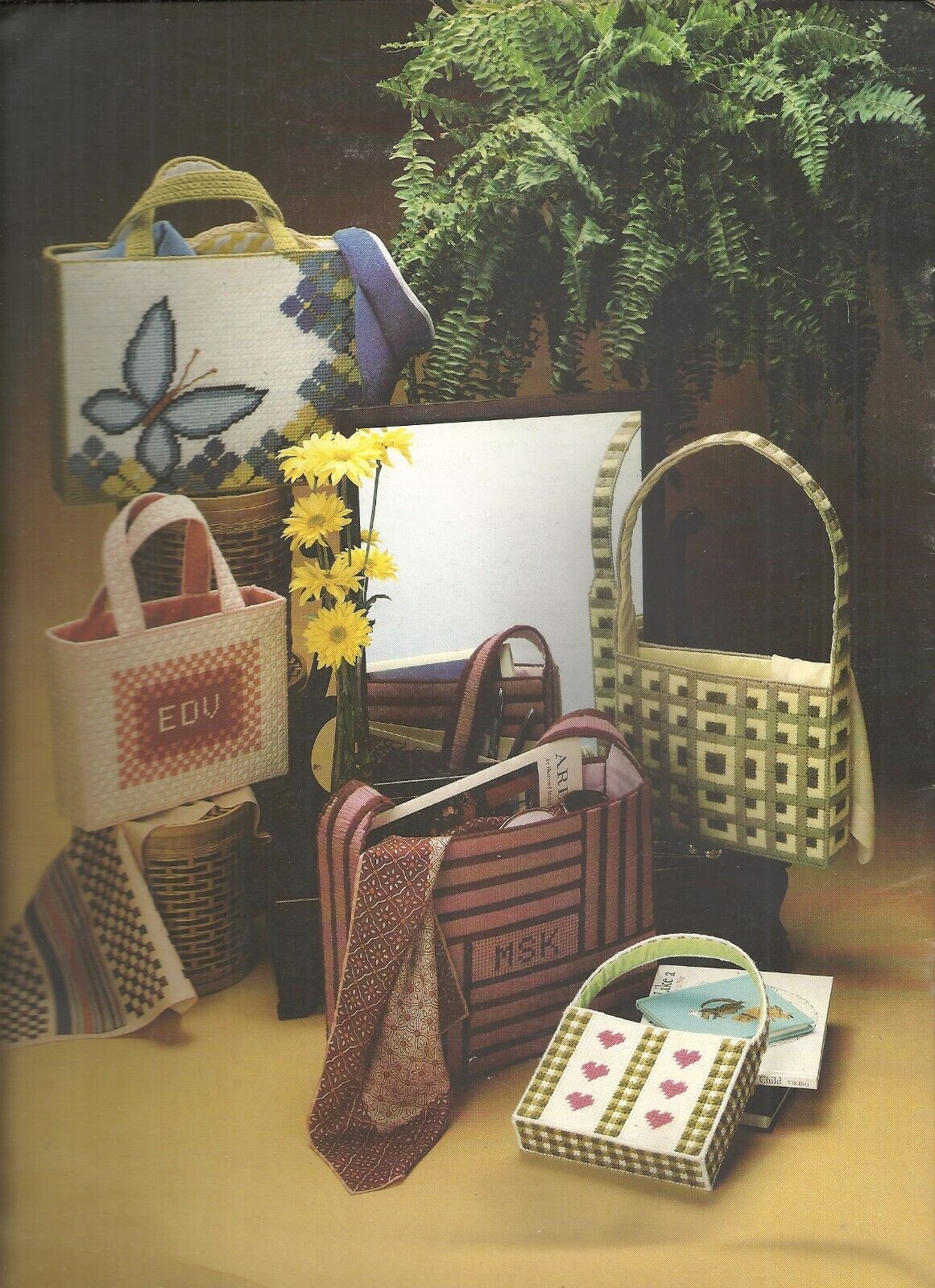 LEISURE ARTS NEEDLEPOINT TOTES FOR PLASTIC CANVAS PATTERN LEAFLET #172 ©1980
