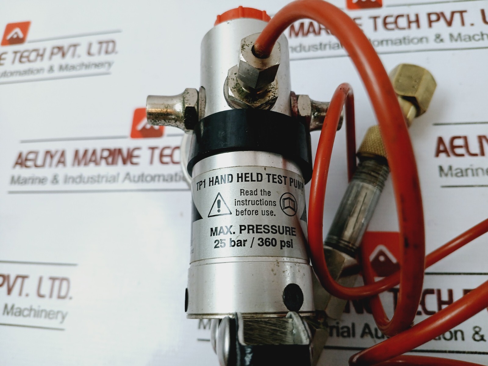 Si Pressure Instruments TPI Hand Held Test Pump Kit Max 25 Bar / 360 PSI