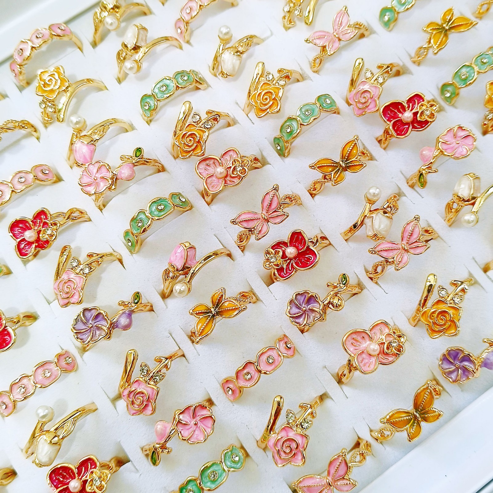 Wholesale 50Pcs Mixed Rings Dripping Rhinestone Flower Alloy Women Jewelry