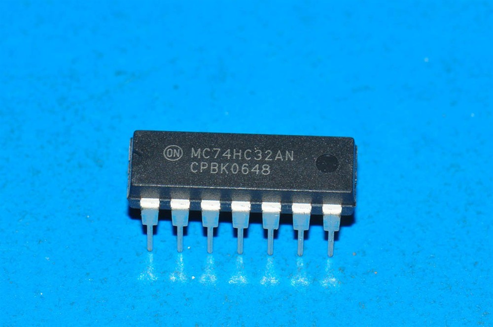 New (24pcs) MC74HC32AN ONSEMI IC Logic