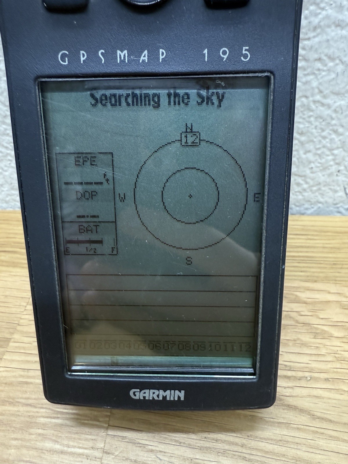Garmin GPSMAP 195 Aviation GPS 12 Volt Bundle POWERS ON READ