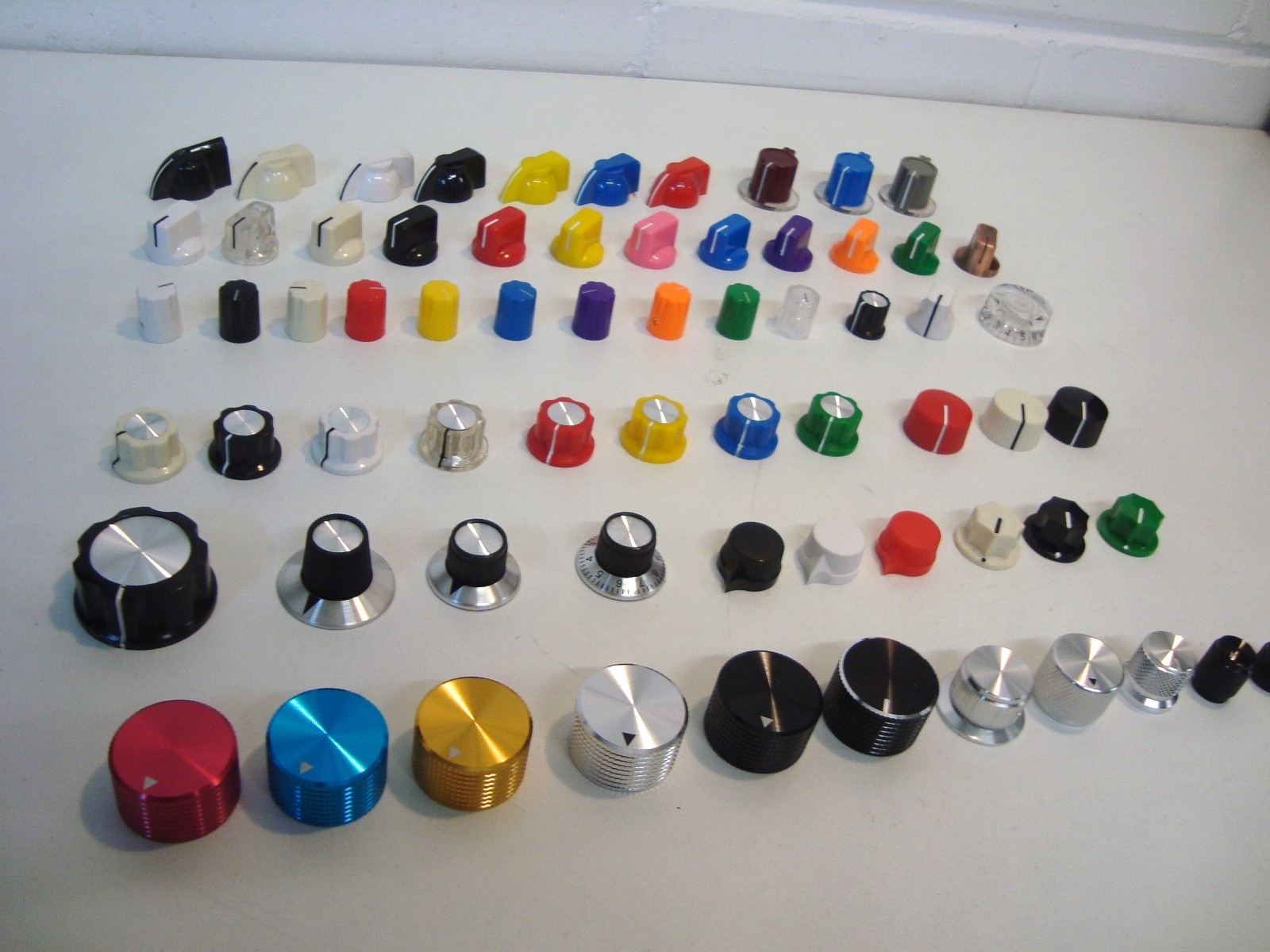 Pointer Knobs for Instruments Effects Pedals Amplifiers Guitars Projects Knobs