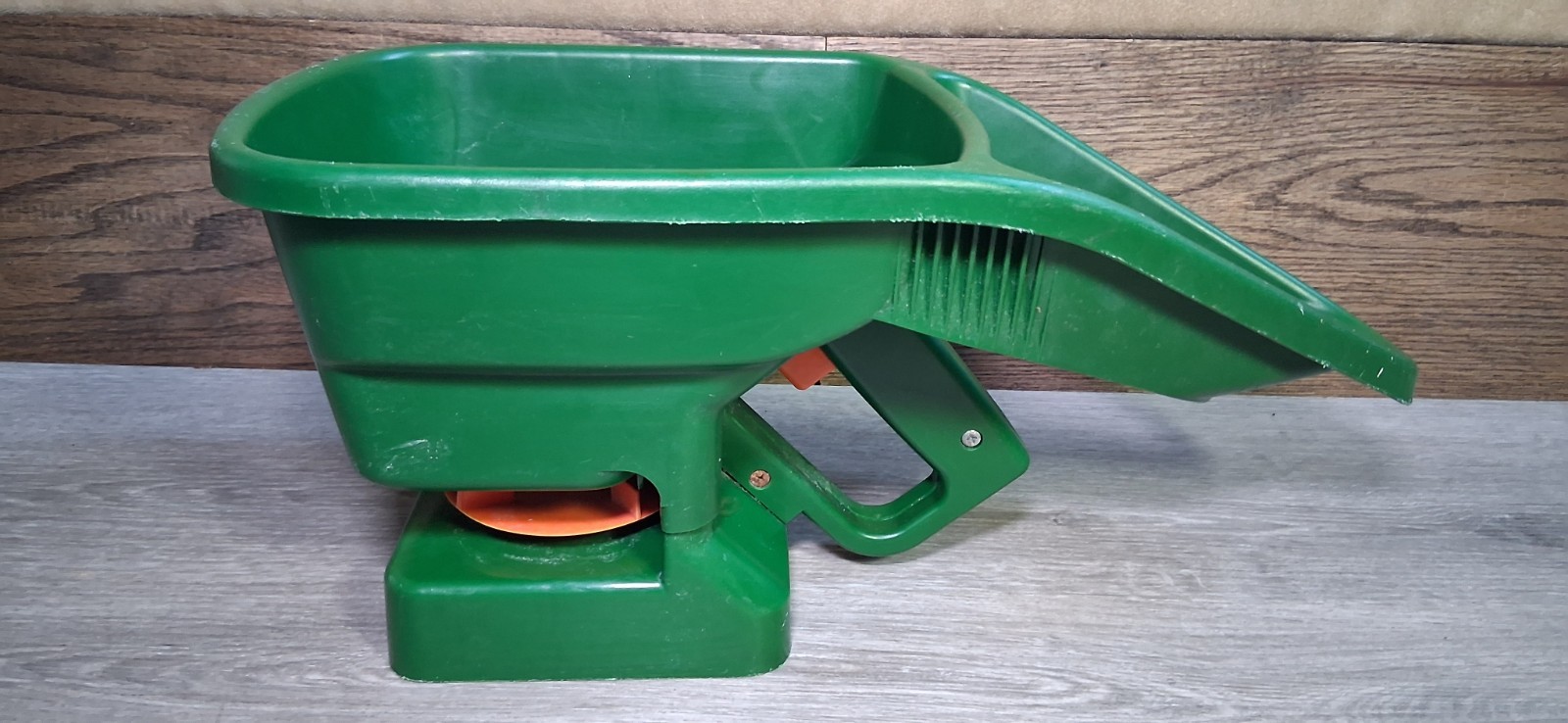 Scotts Handy Green II Handheld Lawn Spreader Seed Fertilizer Salt ✅️Works✅️🌴🌴