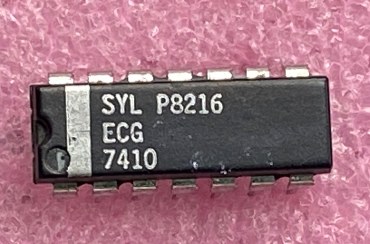 Sylvania ECG7410 3-ch, 3-input NAND Gates Integrated Circuit