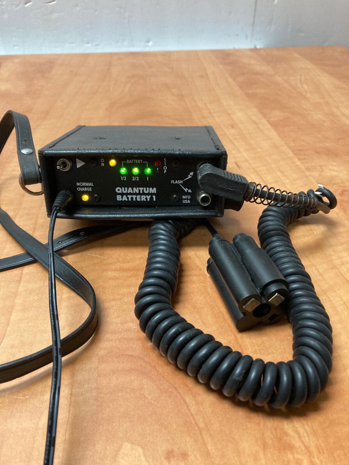Quantum Battery One QB1 & Power Adapter powers on READ