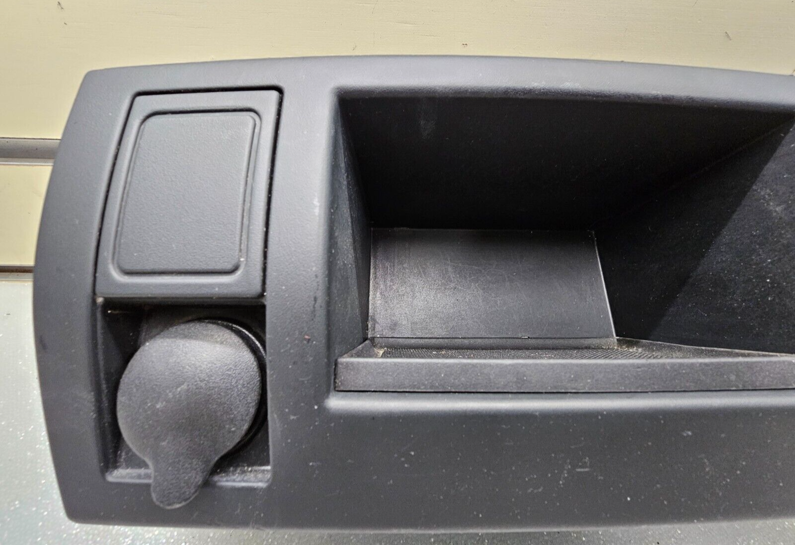 99-04 GRAND CHEROKEE Dash Bezel Lower ASHTRAY Coin Tray Heated Seat switch BLACK