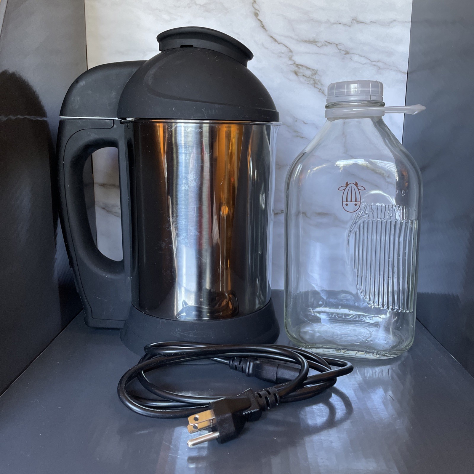 Almond Cow Plant Based Milk Making Machine W/ 64 Oz Glass Jug Tested