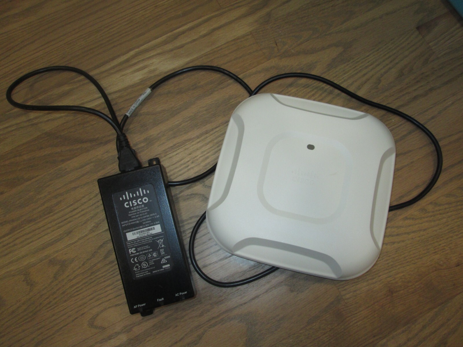 Cisco AIR-CAP3702I-B-K9 Aironet 3700 Dual Band Access Point & Power Injector
